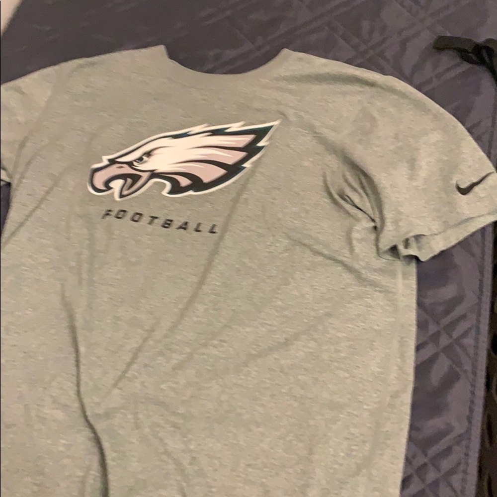 Mens L Philadelphia Eagles gray DriFit T-shirt